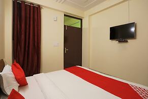 OYO 45288 Hotel 2 Yaars