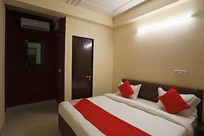 OYO 45288 Hotel 2 Yaars