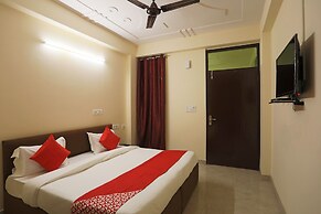 OYO 45288 Hotel 2 Yaars