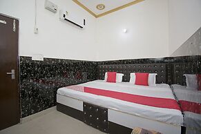 OYO 43606 Darshan Guest House