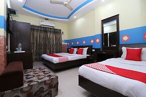 OYO 30100 Lucky Guest House