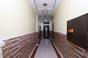 OYO 30100 Lucky Guest House