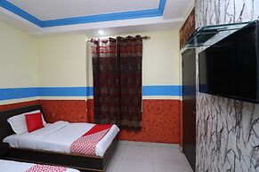 OYO 30100 Lucky Guest House