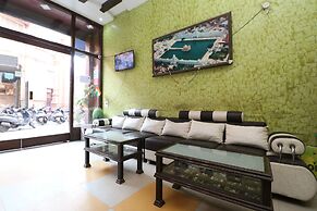 OYO 30100 Lucky Guest House