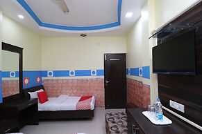 OYO 30100 Lucky Guest House