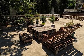 Biblioteka Hotel Rustaveli