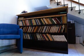 Biblioteka Hotel Rustaveli