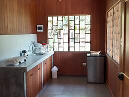 Wakaya Ecolodge