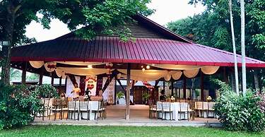 Wakaya Ecolodge