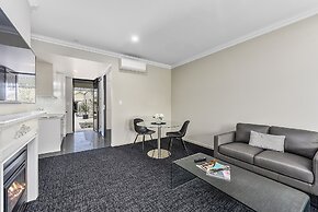 Aloha Central Premium Studios