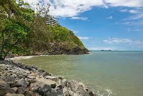 Beachfront Apartment with Ocean Views