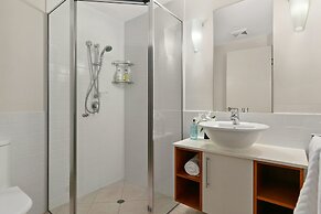 Beachfront Apartment with Ocean Views