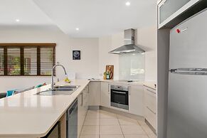 Beachfront Apartment with Ocean Views