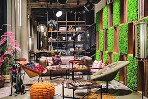 Moxy Poznan Airport