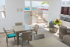5th Coral Suites by Alex