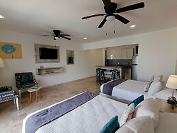 5th Coral Suites by Alex