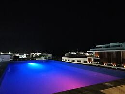 5th Coral Suites by Alex