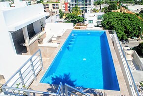 5th Coral Suites by Alex