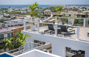 5th Coral Suites by Alex