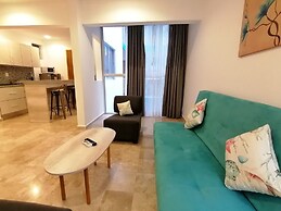 5th Coral Suites by Alex