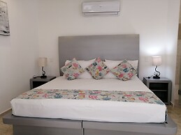 5th Coral Suites by Alex