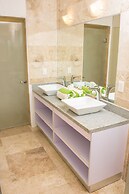 5th Coral Suites by Alex