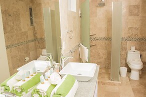 5th Coral Suites by Alex