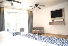 5th Coral Suites by Alex