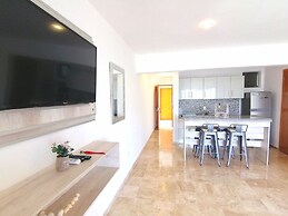 5th Coral Suites by Alex