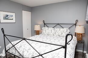 6 Chamonix Lane 1 Bedroom Townhouse by RedAwning