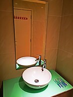 Parkview Apartment by Sweet Home