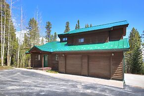 Aspen Heights Lodge 4 Bedroom Home by RedAwning