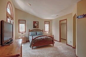 Aspen Heights Lodge 4 Bedroom Home by RedAwning