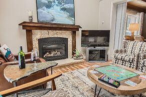 Spacious Mill Run 3 Townhouse Close to City Attractions by RedAwning