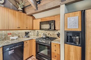 Spacious Mill Run 3 Townhouse Close to City Attractions by RedAwning