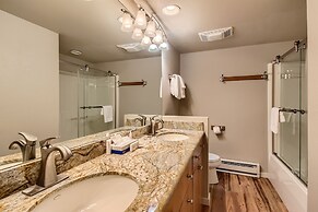 Spacious Mill Run 3 Townhouse Close to City Attractions by RedAwning