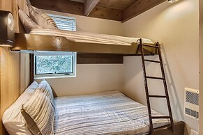 Spacious Mill Run 3 Townhouse Close to City Attractions by RedAwning