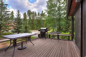 Spacious Mill Run 3 Townhouse Close to City Attractions by RedAwning