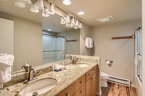 Spacious Mill Run 3 Townhouse Close to City Attractions by RedAwning