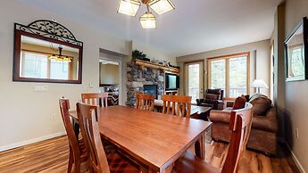 Mammoth Green #120 2 Bedroom Condo by RedAwning