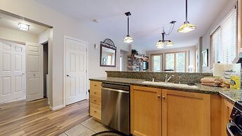 Mammoth Green #120 2 Bedroom Condo by RedAwning