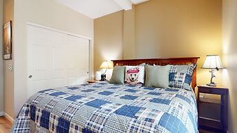 Mammoth Green #120 2 Bedroom Condo by RedAwning