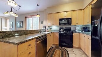 Mammoth Green #120 2 Bedroom Condo by RedAwning