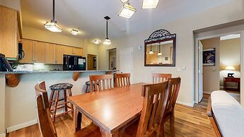 Mammoth Green #120 2 Bedroom Condo by RedAwning