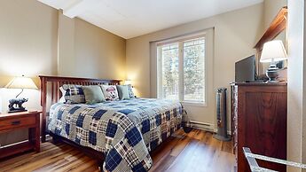 Mammoth Green #120 2 Bedroom Condo by RedAwning