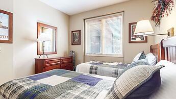 Mammoth Green #120 2 Bedroom Condo by RedAwning