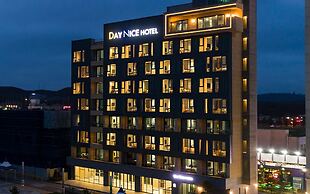 Day Nice Hotel