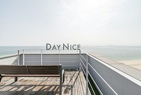 Day Nice Hotel