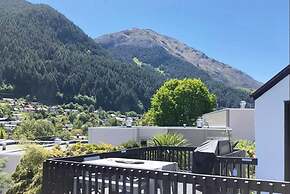 Modern Family Home 350 meters to Town Centre