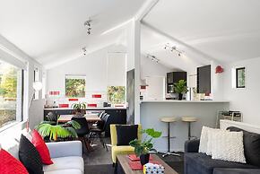 Modern Family Home 350 meters to Town Centre